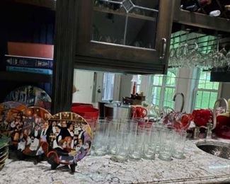 Glassware & collector plates