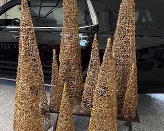 Pre-lit outdoor Christmas tree decorations