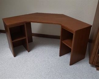 Hutch for computer desk