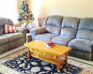 Very nice living room set