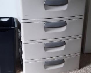 4 drawer Rubbermaid storage 