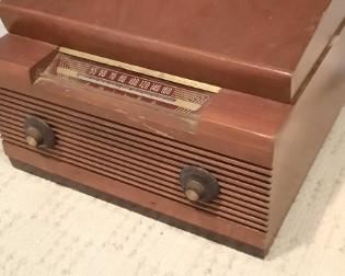 Antique philco receiver and phonograph