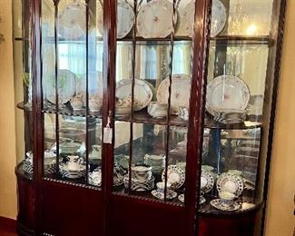 Mahogany Display Cabinet - Mirrored Back - Ball & Claw Feet - England - c1880