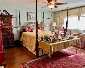 Master Bedroom - King 4 Poster Bed 