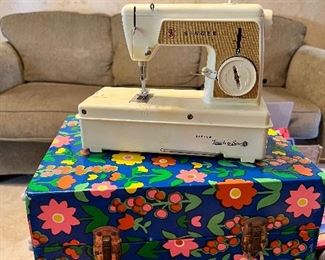 Vintage Singer kids sewing machine 