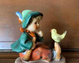 Hummel - Boy with green bird 