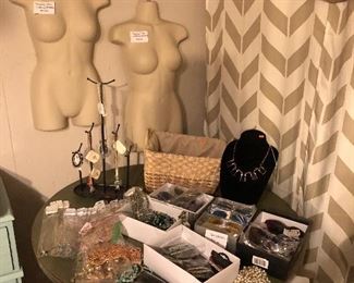 Hanging torso clothing display pieces