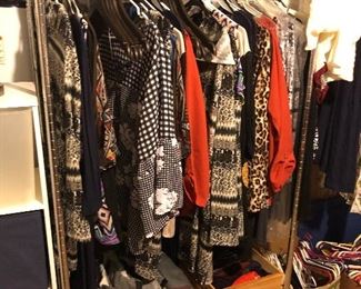 Women’s New Stock Clothing (1X, 2X, 3X)
Hangers (plastic - 10/$2; Wood - $1 each)