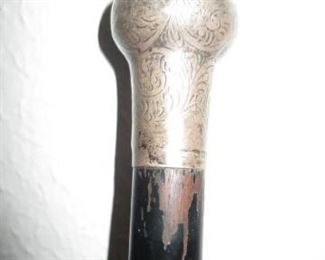 Edwardian Walking Stick.  Early 1900's.  Silver Detailed knob.
