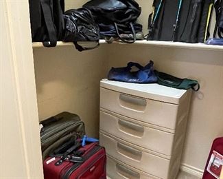 Luggage, Storage Drawer