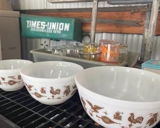 Pyrex Early Americana mixing bowls 