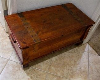 Storage chest