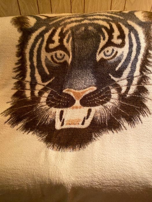 70's Reversible Tiger Throw 