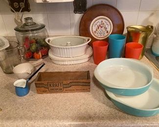 Vintage  Pyrex Robin Egg Blue Cake Dishes