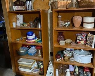 Vintage Baskets, Crock Pot, Vintage Plastic 