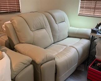 new leather power recliner love seat 
