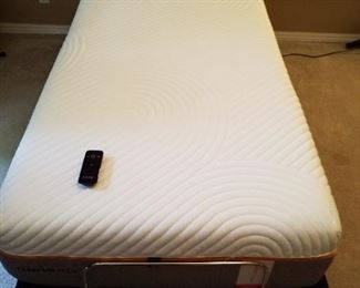 Twin Tempur - Contour Supreme XL with Ease Adjustable base, like new