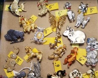 Animal broaches