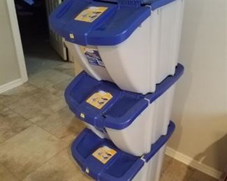 Storage totes