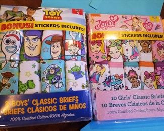 Kids underware size 4, new