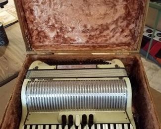 Grand Vox Accordion
