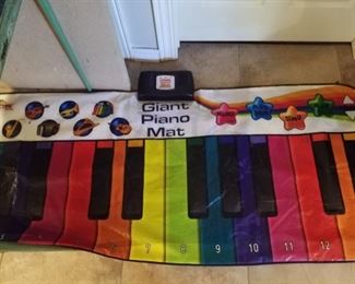 Giant piano mat, battery operated