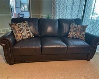Sunton Leather Sofa 