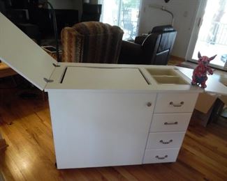 Most amazing sewing table that is such a totally amazing work horse