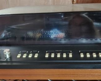 ADC Accutrac 4000 2-speed direct drive record player with remote