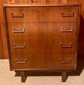 Mid Century 4 Drawer Dresser measures 44x36x17.5 inches