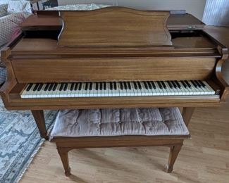 FISCHER 1940'S APARTMENT SIZE BABY GRAND PIANO ... $500