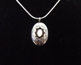 .925 Sterling Silver Inlayed Mother of Pearl Navajo Pendant Necklace
