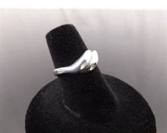 .925 Sterling Silver Scooped Ring Size 6
