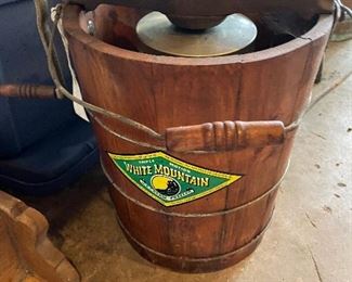 Ice Cream maker (White Mountain)