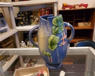 Roseville vase  894-7