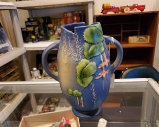 Roseville Vase 894-7