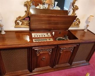 Fisher 1000 Console Stereo - Works Great