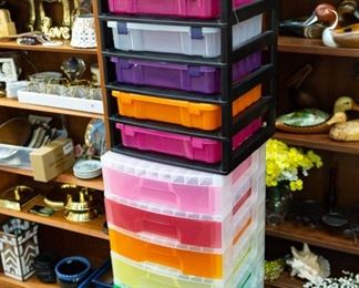 SO MANY organizational totes/organizers