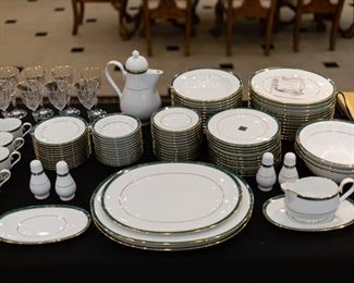 Noritake Emerald Crest - 12 place settings