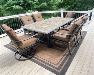 Lot 001
Outdoor Dining Set & Rug Grouping