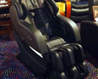 Kahuna SM7300 Massage Chair, Powers On