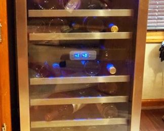 Whirlpool Wine Cooler, Model # WWC287BLS, 33" x 19.5" x 23.5"