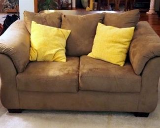 Ashley Furniture Company Darcy Mocha Microfiber Love Seat, 36" x 64" x 37", Includes Throw Pillows, Qty 2