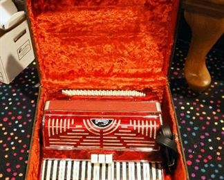 Antique 24 Key Stanelli Accordian In Original Carrying Case