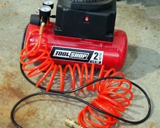 Tool Shop Portable 2 Gallon Electric Air Compressor, Model# 207-1526, Including Coil Air Hose, Powers On
