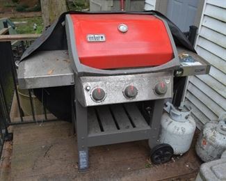 Gas grill, extra tanks