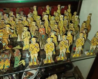 Vintage Tin Lithograph Soldiers