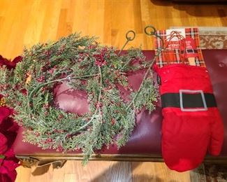 Christmas Garland & Ovenmitt