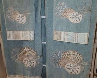 Seashell Towel Set