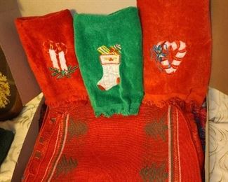 Christmas Towels & Linen